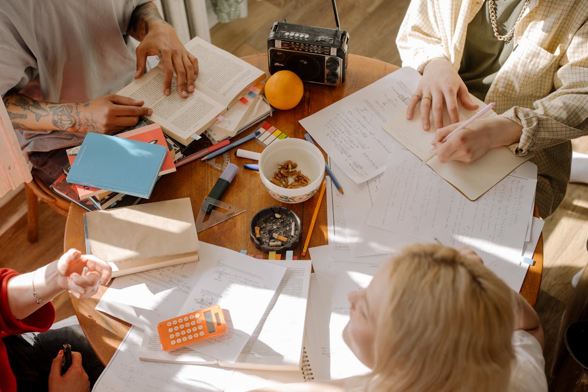 How to study essay writing? 8 tips to put into practice